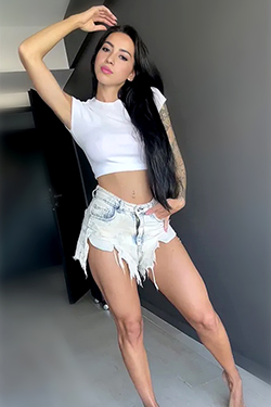 Eskorta dziwka Tenea w Berlinie z soczystymi cyckami uwielbia seks bez końca